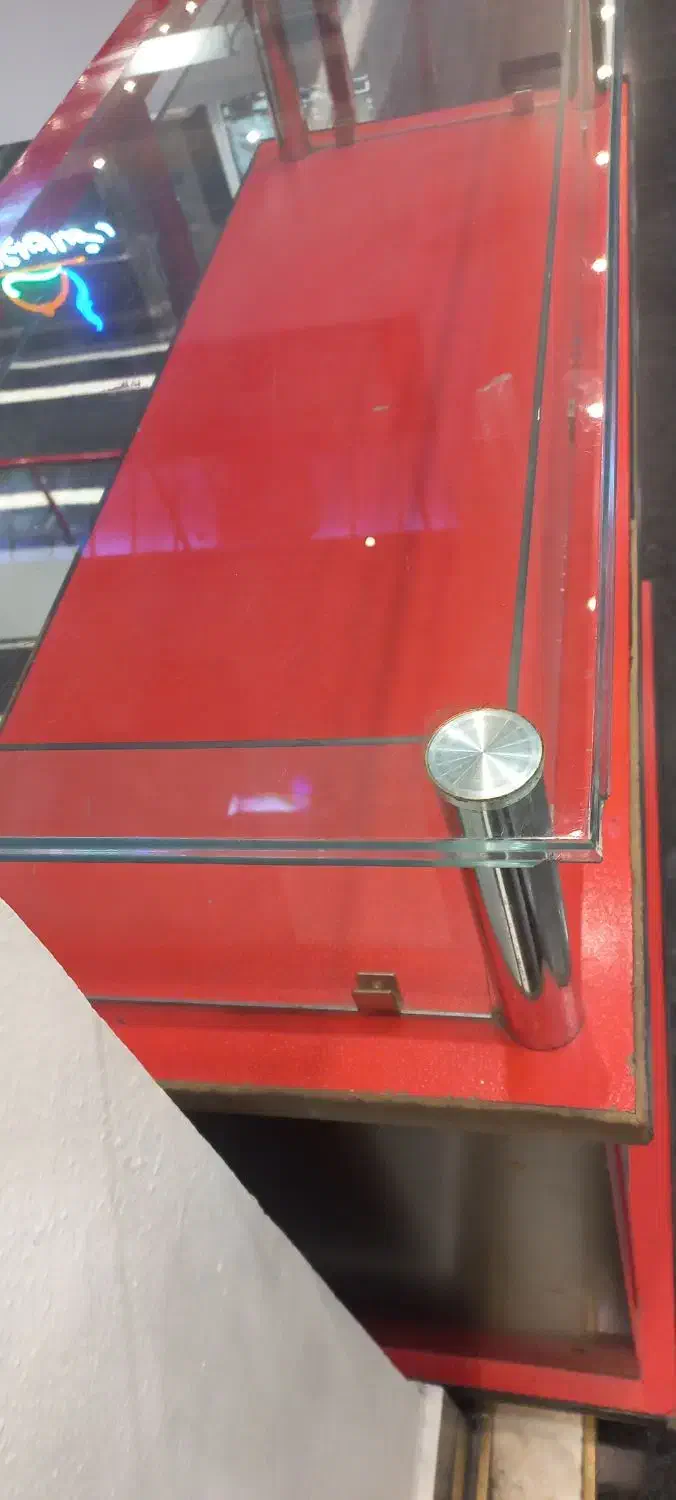 میز شیشه ای ویترین|بوفه، ویترین، کنسول|تهران, صادقیه|دیوار