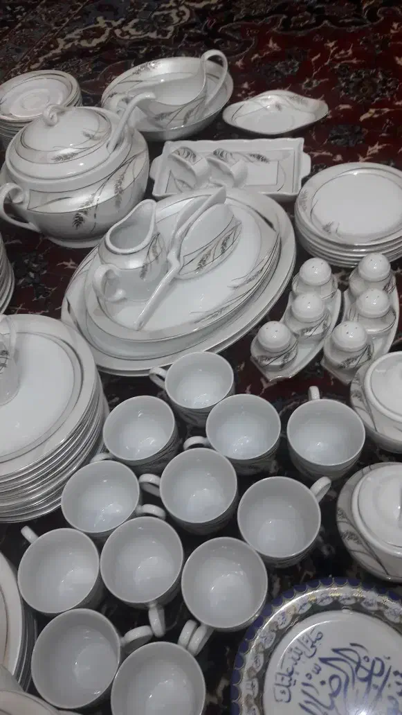 سرویس غذاخوری و صبحانه خوری|ظروف سرو و پذیرایی|اصفهان, مهدیه|دیوار