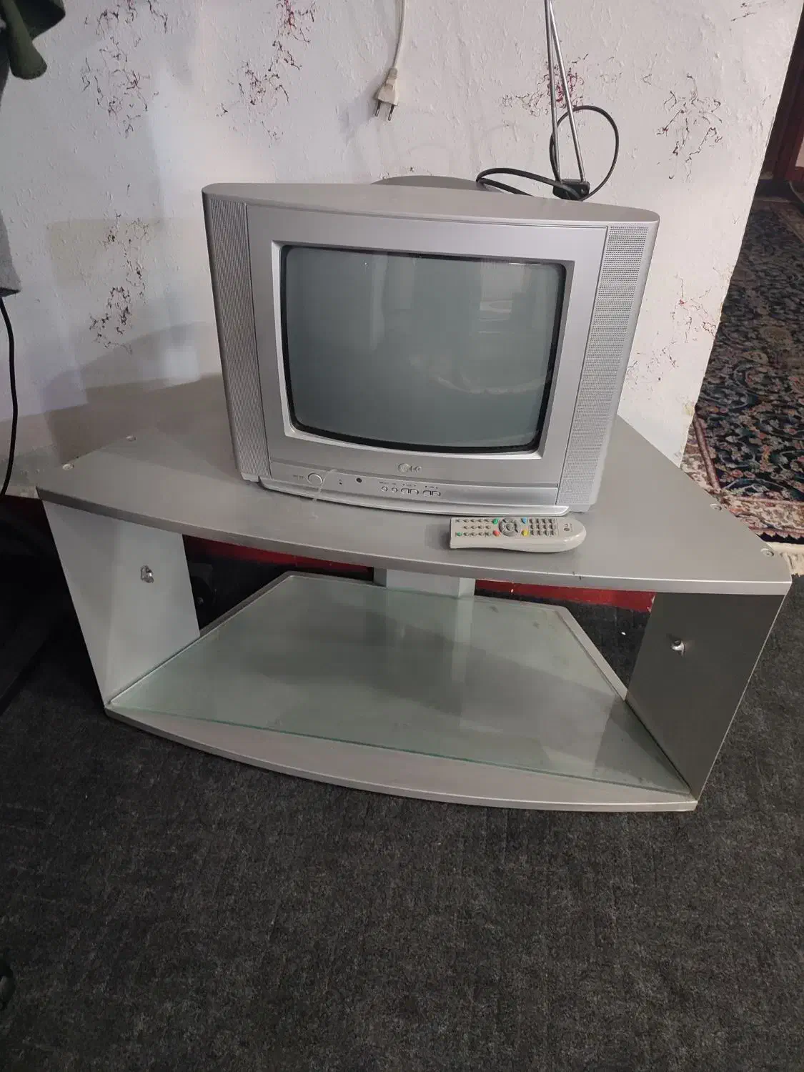 تلویزیون ۱۴اینچ|تلویزیون و پروژکتور|اهواز, سپیدار|دیوار