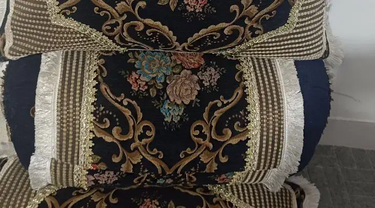 ۶عدد بالشت بفروش میرسد|رختخواب، بالش، پتو|یاسوج, |دیوار