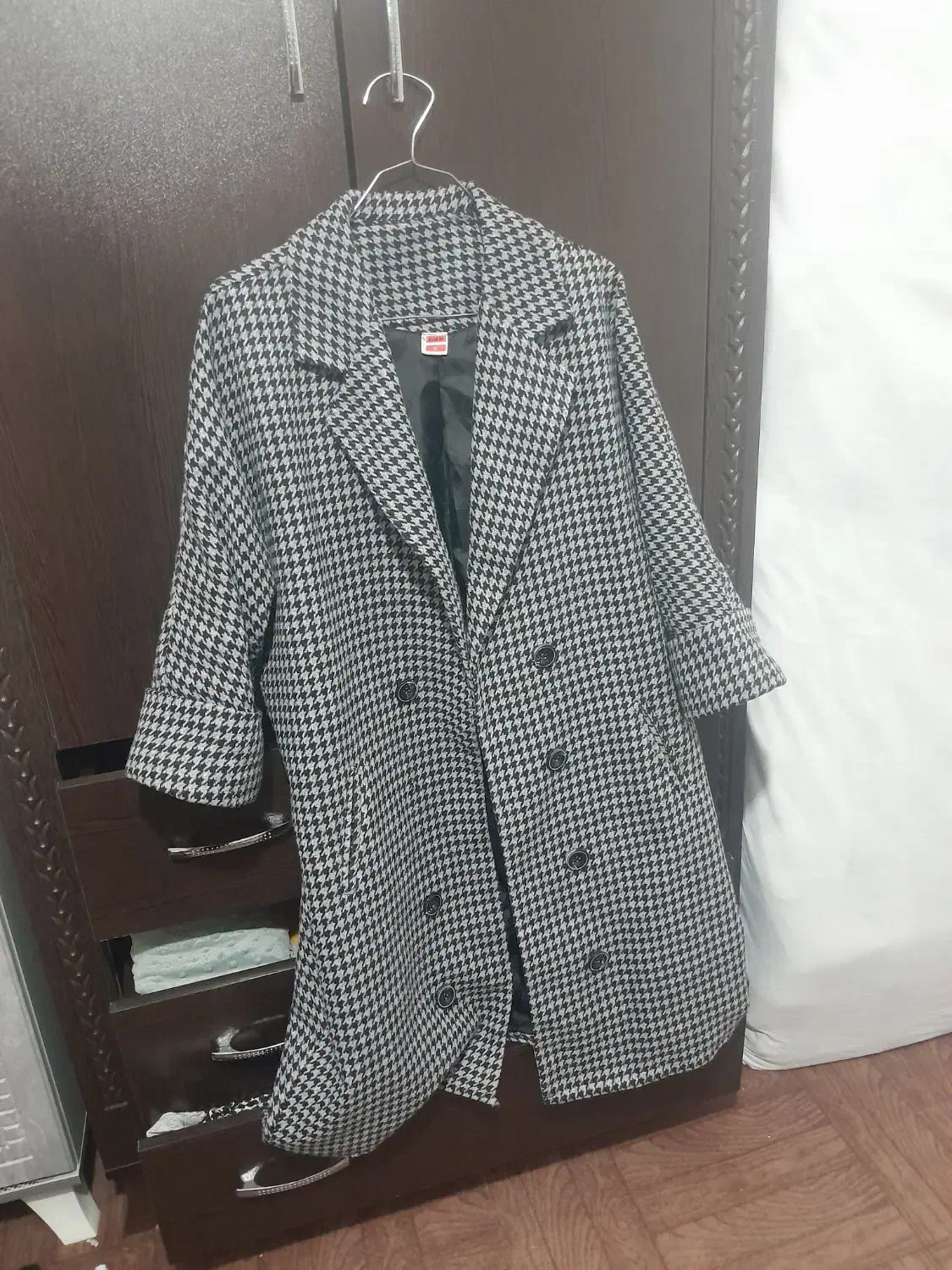 پالتودرحدنو|لباس|ورامین, ورامین|دیوار