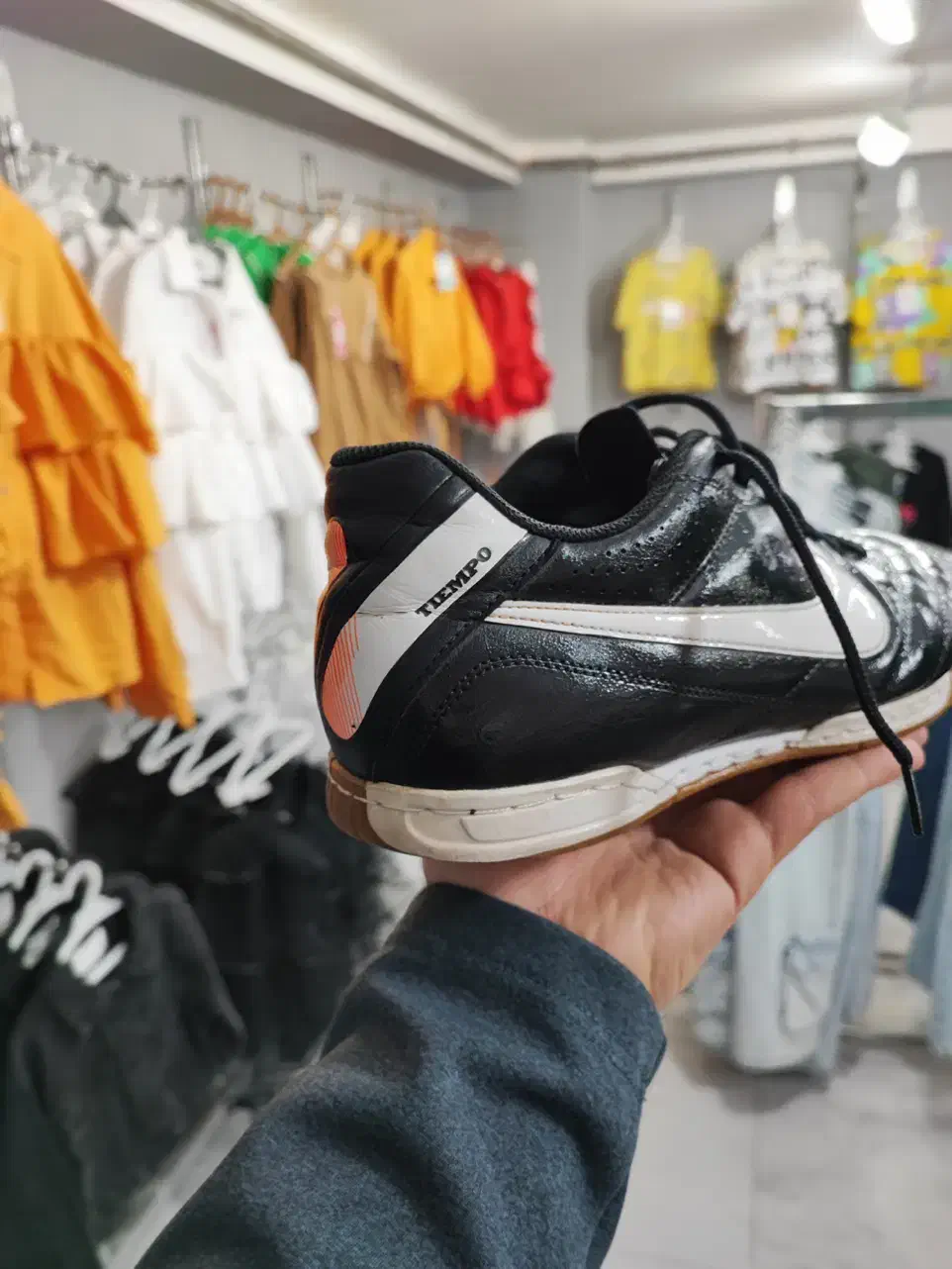 کفش سالنی نایک|ورزش‌های توپی|میاندوآب, |دیوار