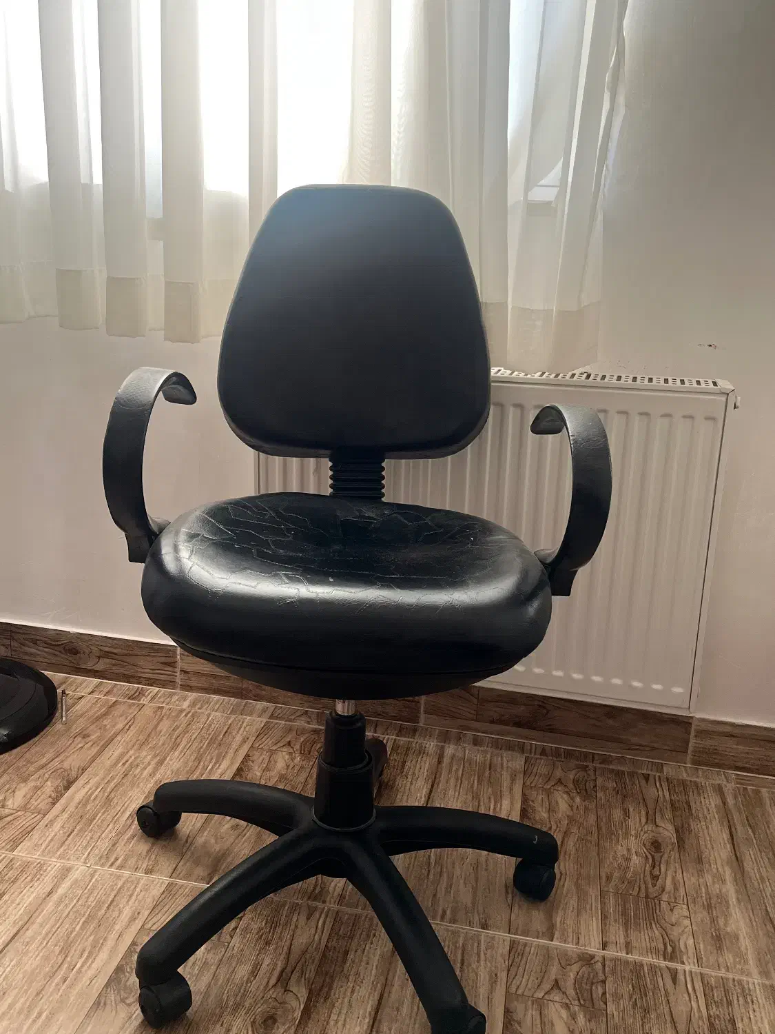 صندلی چرخدار|صندلی و نیمکت|رشت, گلزاران|دیوار