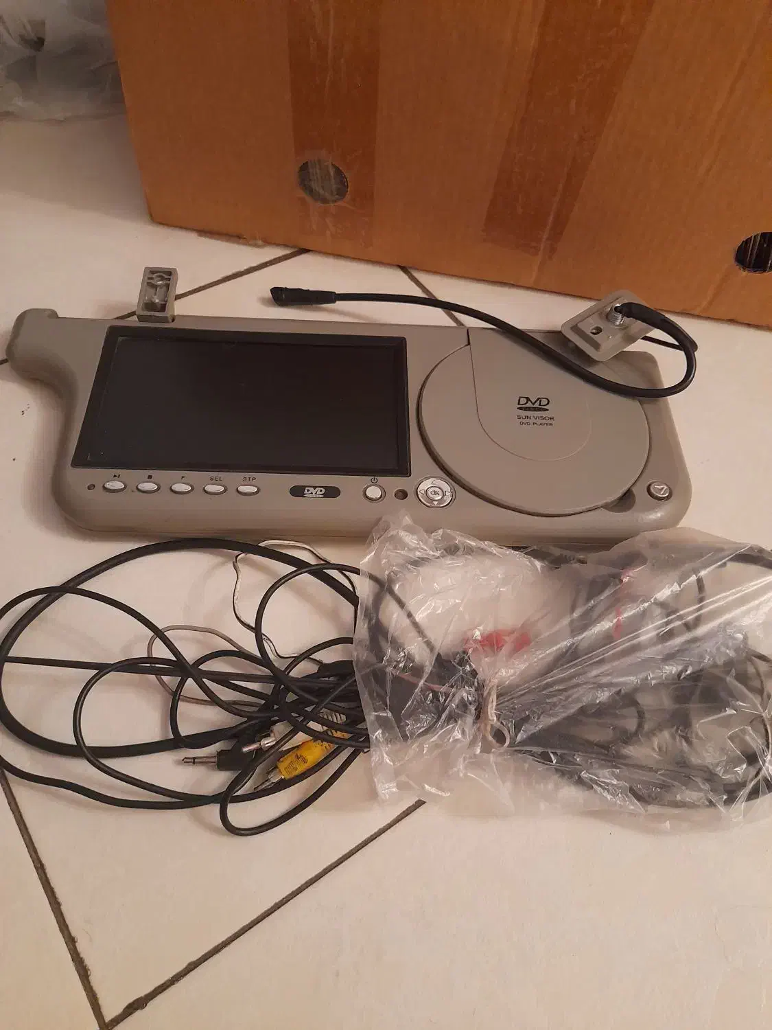 آفتابگیر سی دی خور و تعدادی سی دی|پخشکننده DVD و ویدیو|تهران, دریا|دیوار