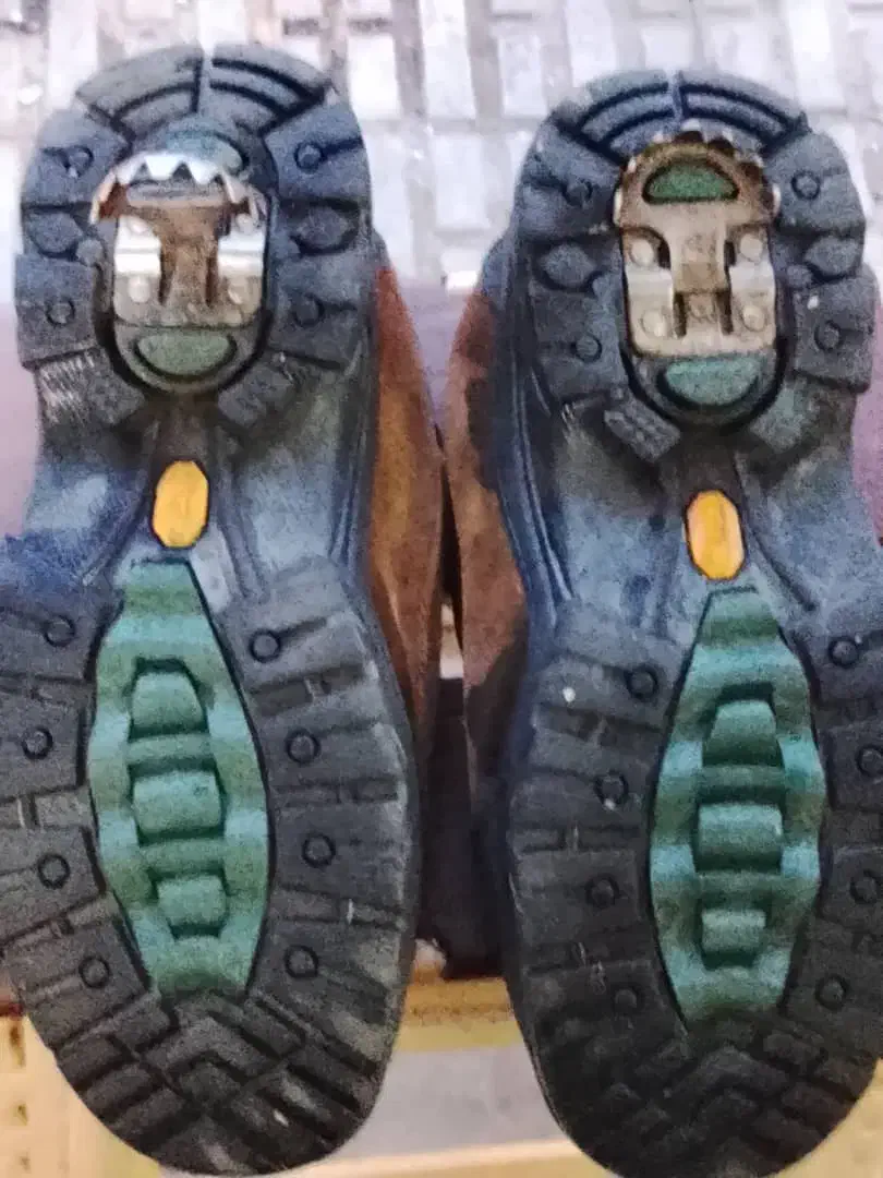 کفش کوهنوردی|کیف، کفش، کمربند|کرمان, |دیوار