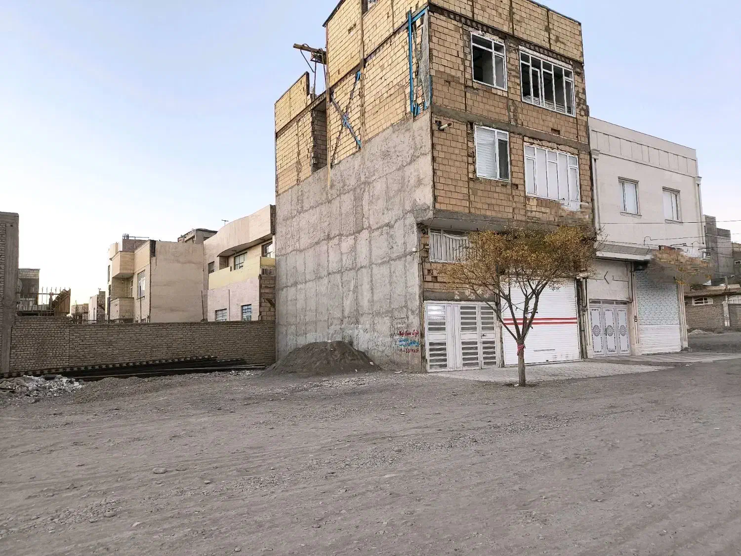 زمین ۱۲۰ متری تجاری حاشیه برزویه ( املاک فهیم )|فروش زمین و ملک کلنگی|نیشابور, بزرگمهر|دیوار