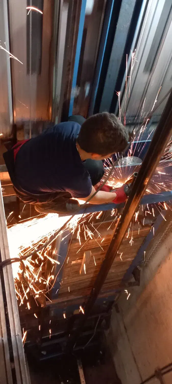 به یک نیرو جهت کار در بخش نصب آسانسور نیازمندیم|استخدام صنعتی، فنی، مهندسی|کاشان, دانش|دیوار