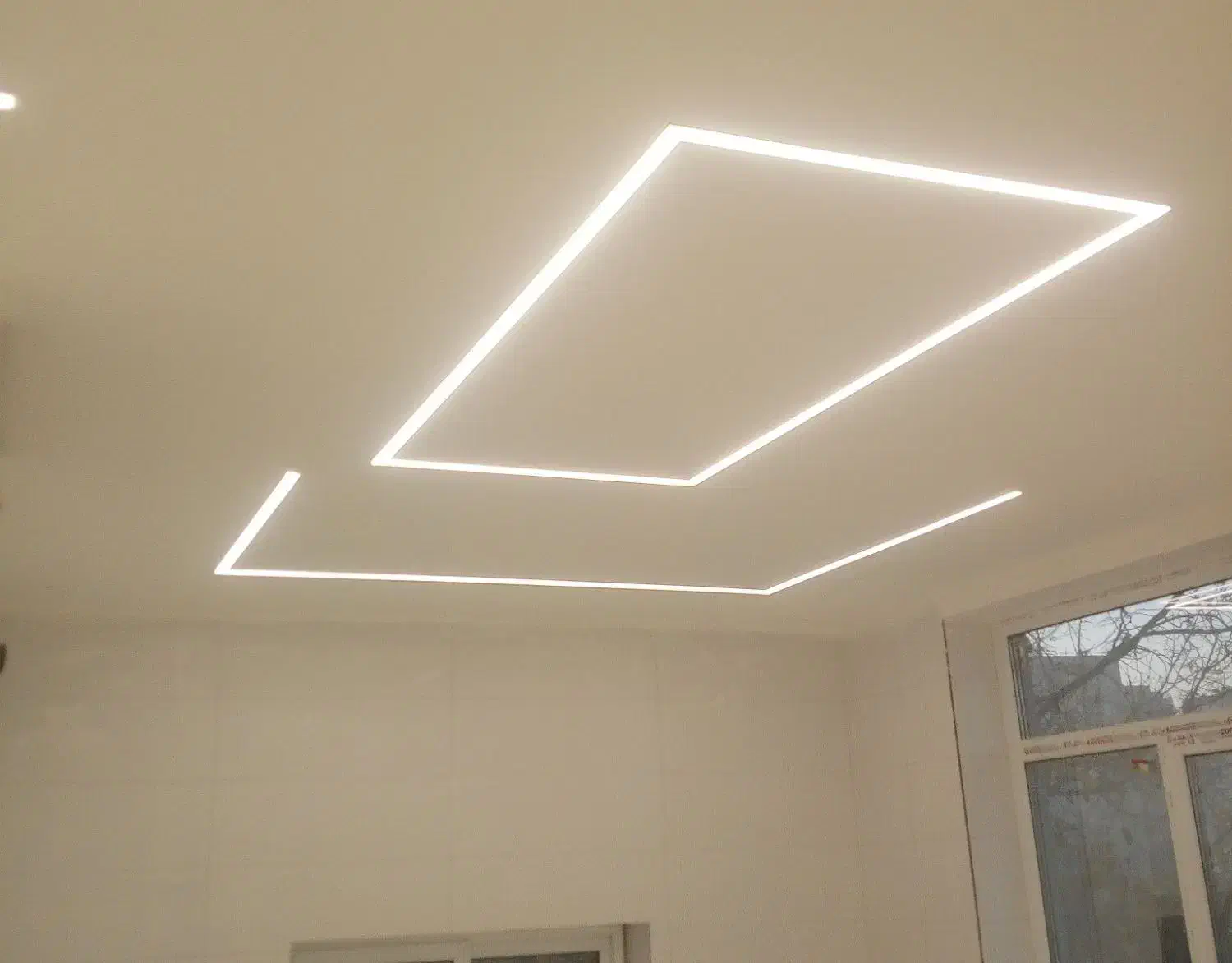 تولید و نصب لاین نوری لاینر|لامپ و چراغ|همدان, |دیوار