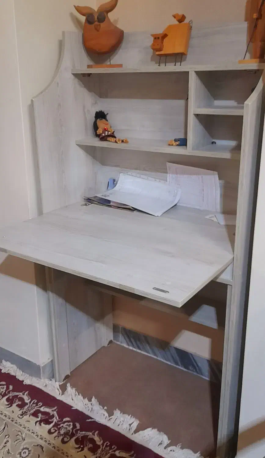 میز تحریر پر کاربرد ولی کم جا به همراه صندلی|میز تحریر و کامپیوتر|قم, بکایی|دیوار