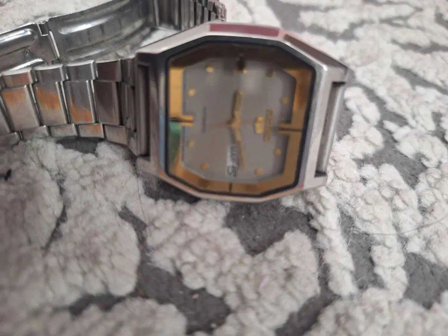 ساعت سیکو پنج|ساعت|یزد, |دیوار