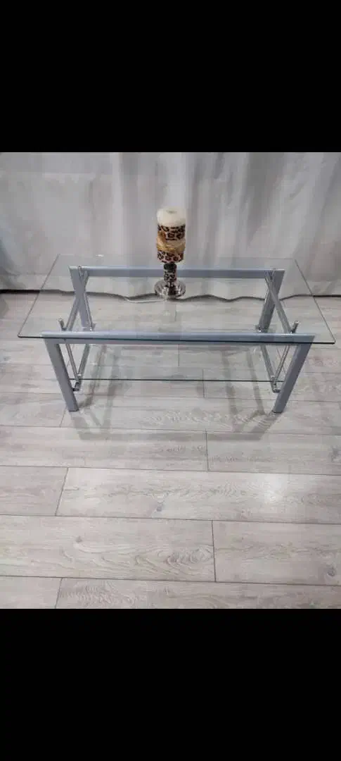 دوعدد میز شیشه ایی خارجی|مبلمان خانگی و میز عسلی|شیراز, ارم|دیوار