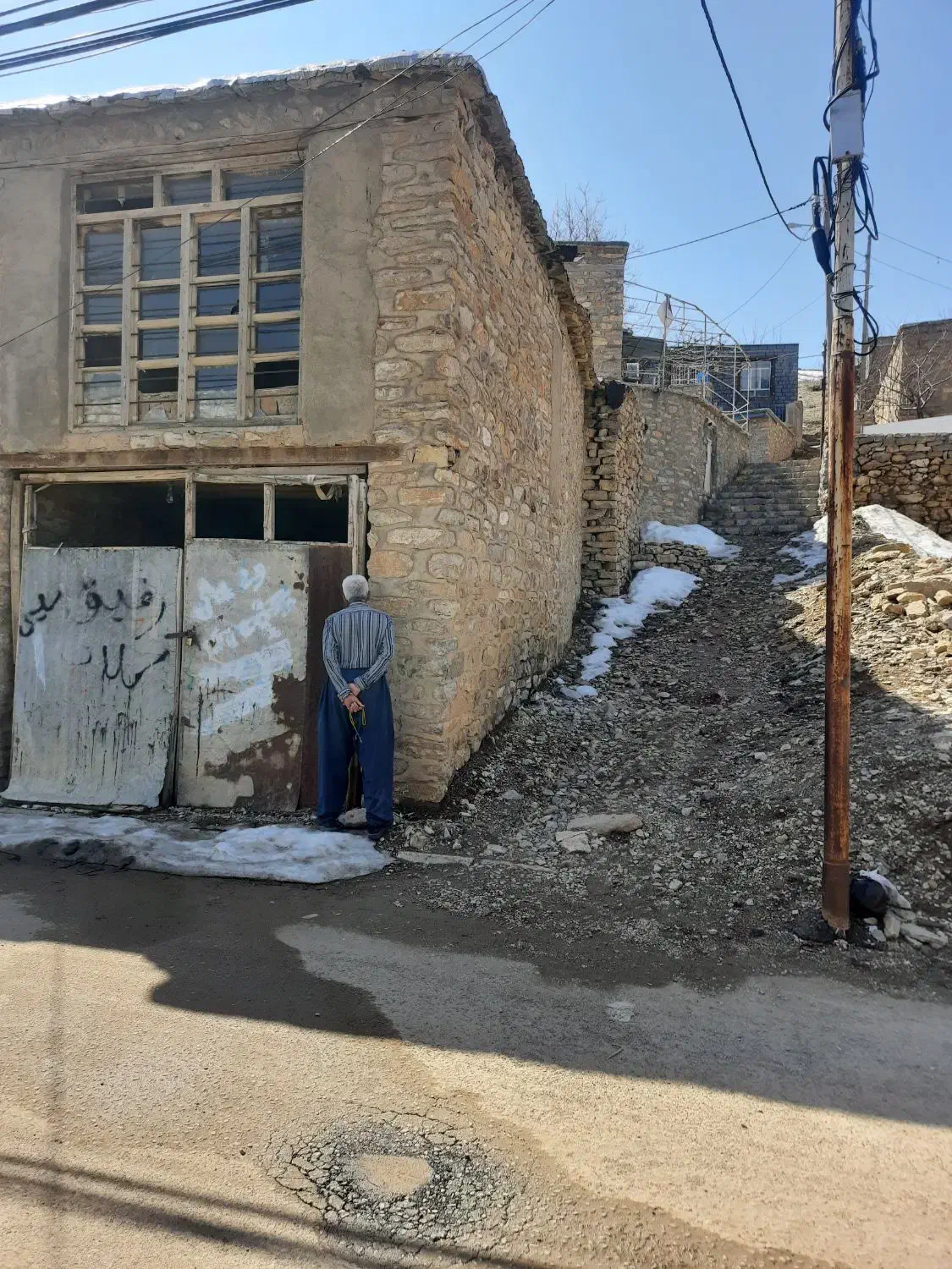 خانه کلنگی روستای درکی اورامان|فروش زمین و ملک کلنگی|سروآباد, |دیوار