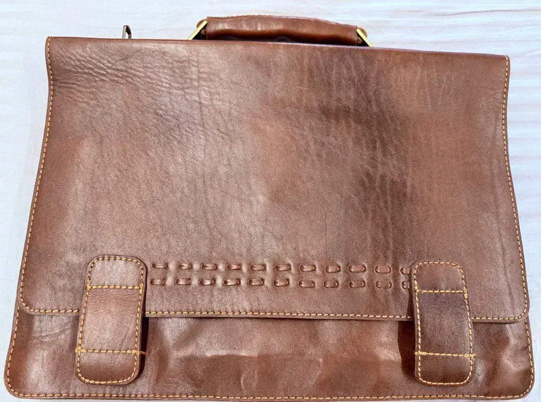 کیف|کیف، کفش، کمربند|اصفهان, باغ نگاره|دیوار