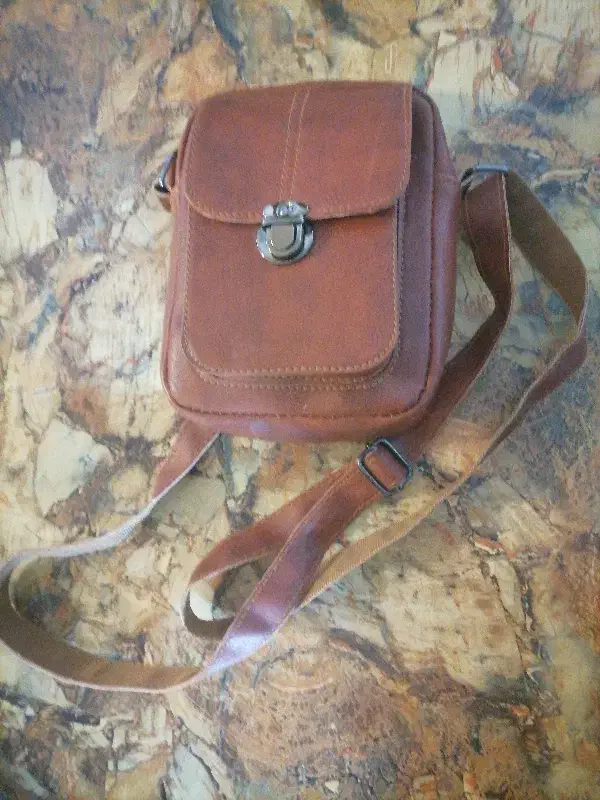 کیف دوشی|کیف، کفش، کمربند|نجف‌آباد, جامی|دیوار