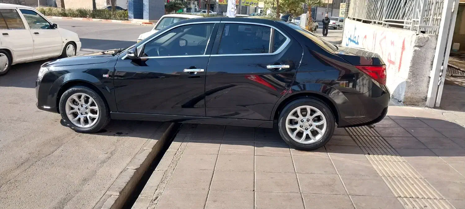 دنا پلاس اتومات  ۶۷ تا کار|خودرو سواری و وانت|محمدشهر, محمدشهر|دیوار