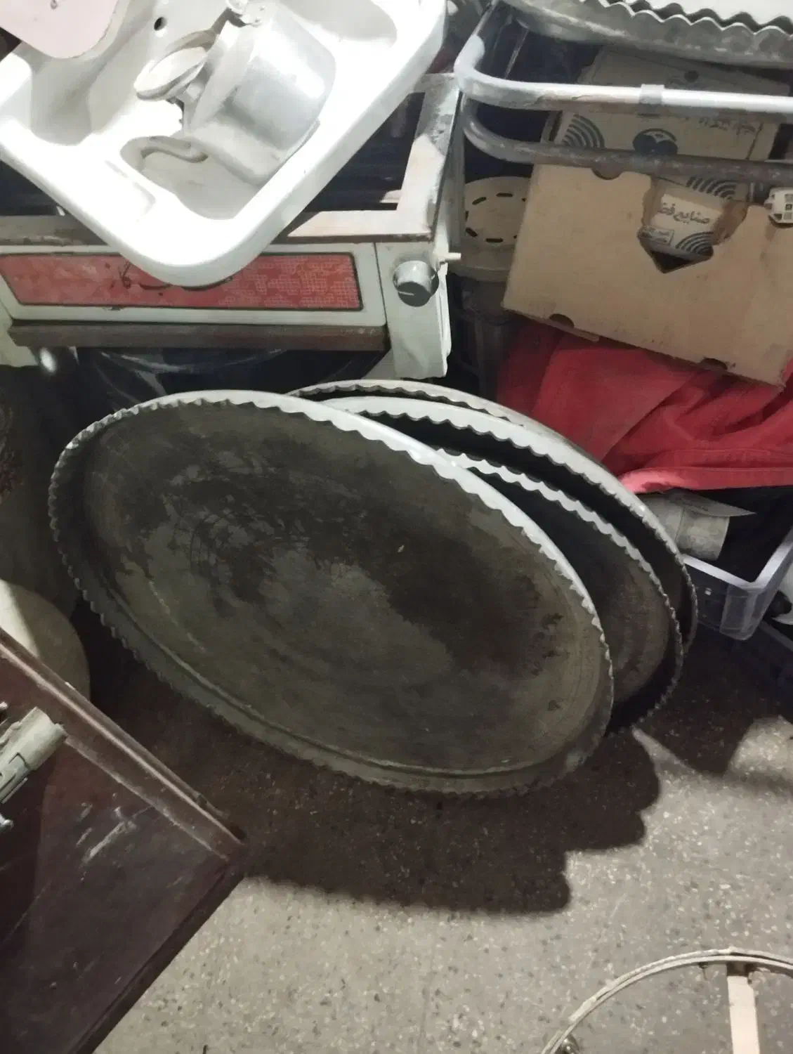 7عدد سینی مسی قدمتدارو عتیقه و قابلمه و آفتابه مسی|کلکسیون اشیاء عتیقه|مرند, |دیوار