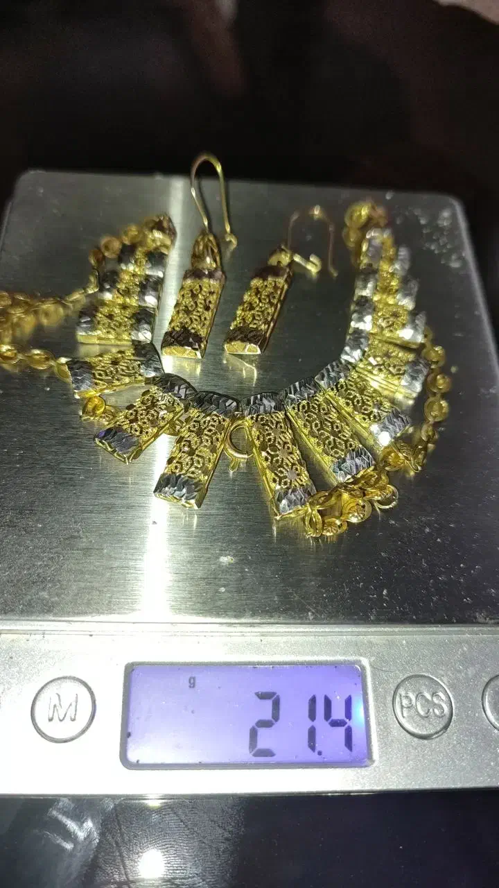 گردن بند|جواهرات|نیشابور, شهرآرا|دیوار