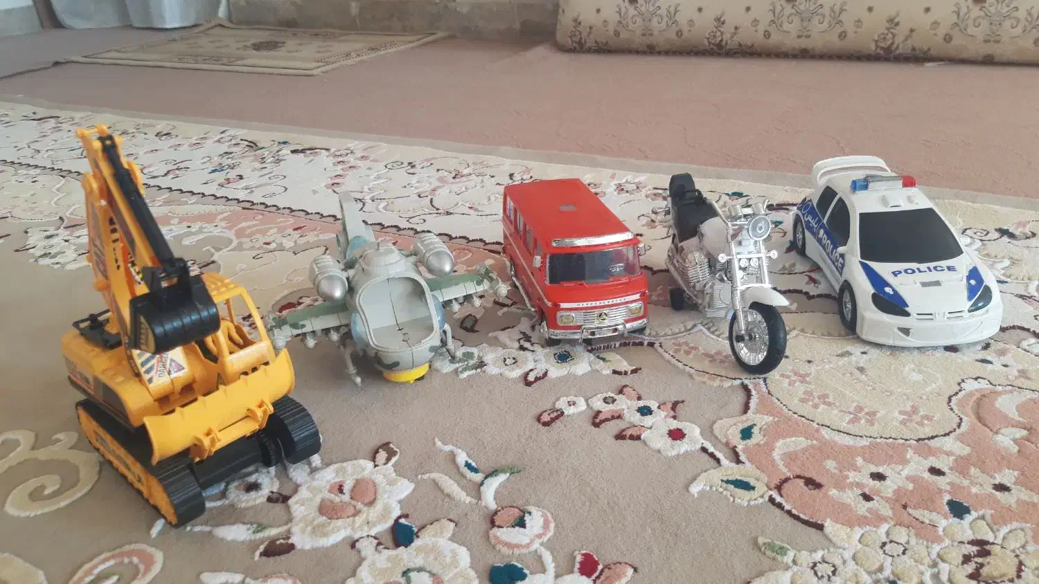 سلام اسباب بازی درحد نو ۵۰۰هزارتومان|اسباببازی بچه|ایلام, |دیوار