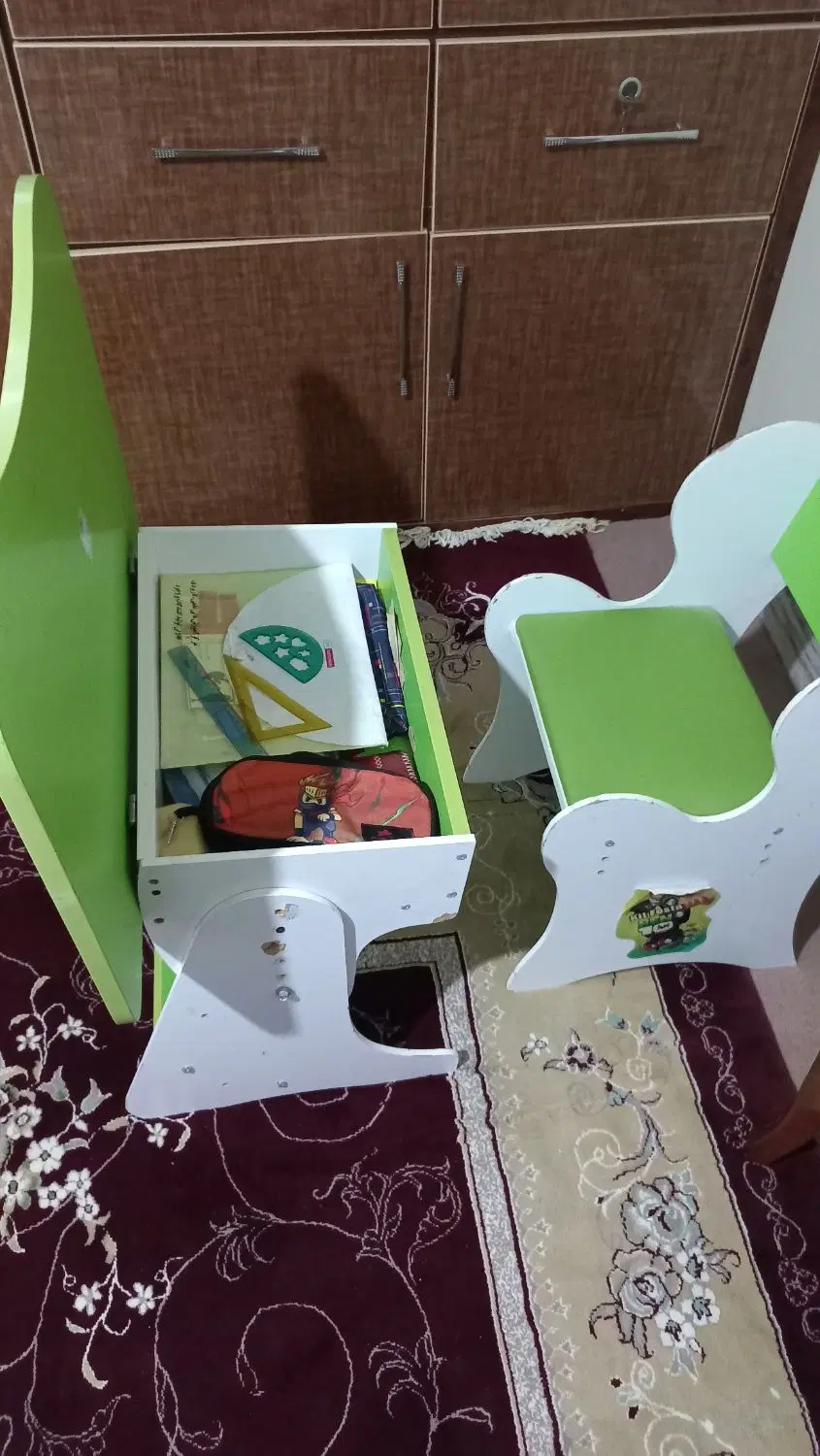 میز تحریر|میز تحریر و کامپیوتر|بروجرد, |دیوار