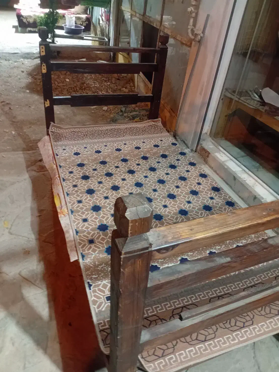 تخت قهوه خانه غرق اباد|تخت و سرویس خواب|نوبران, |دیوار