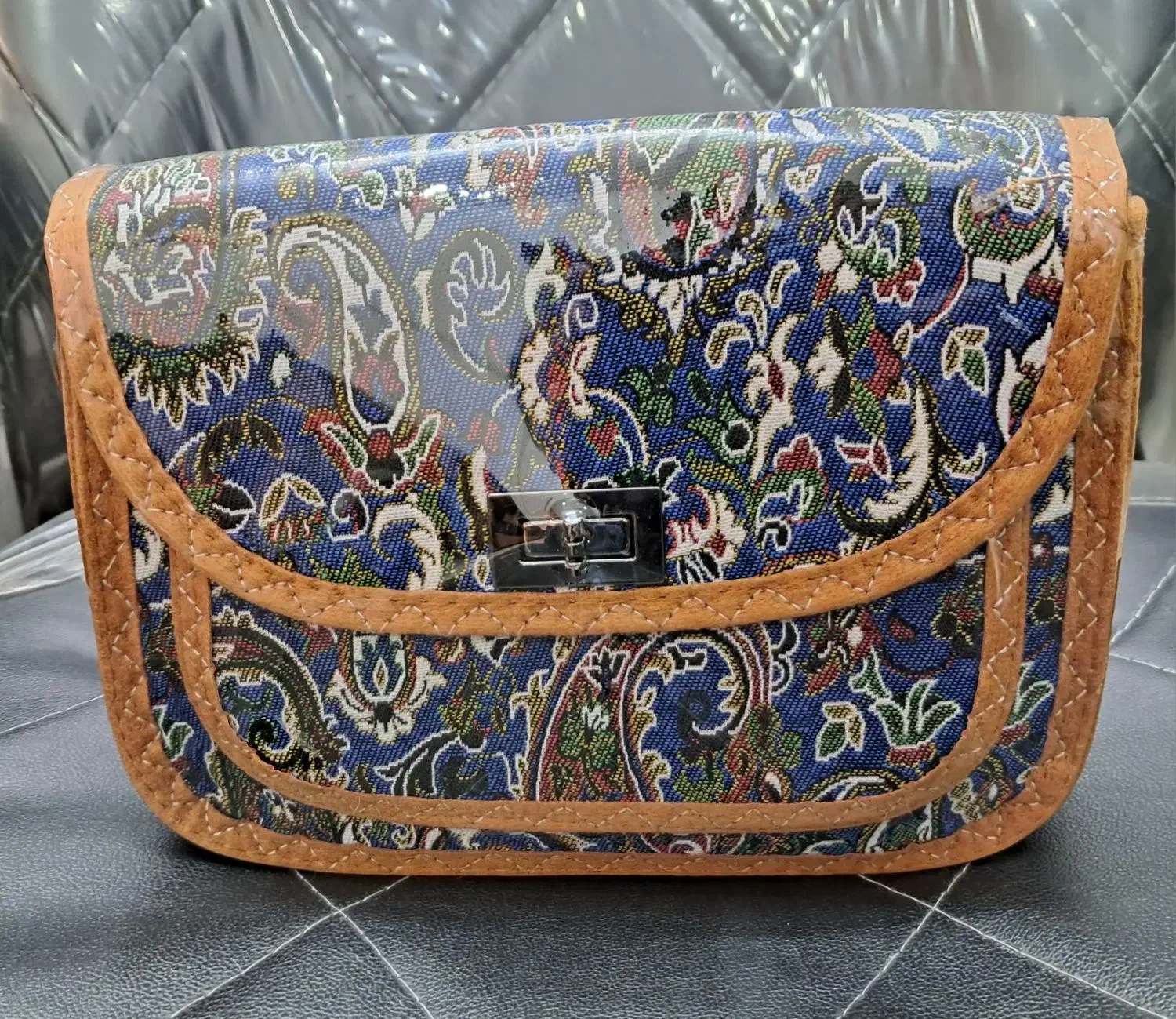 کیف سنتی|کیف، کفش، کمربند|کازرون, |دیوار