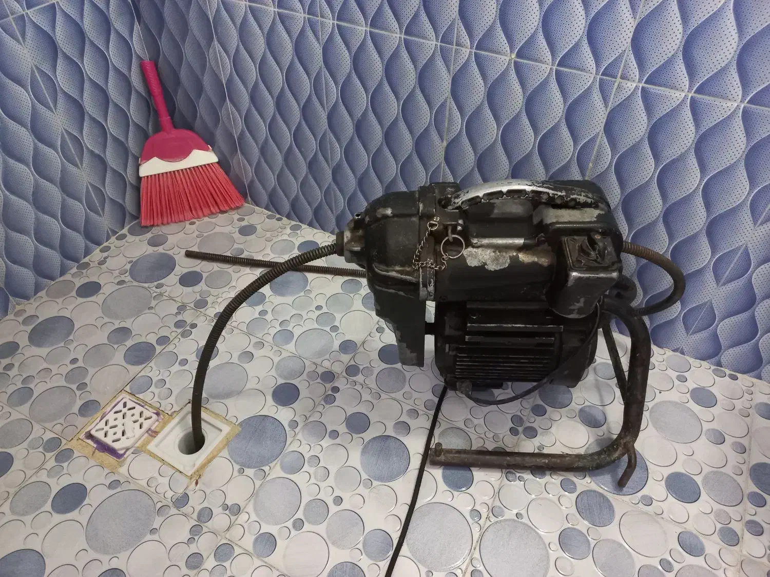 لوله باز کنی ساوه تخلیه چاه . نشت یابی با دستگاه|خدمات پیشه و مهارت|ساوه, |دیوار