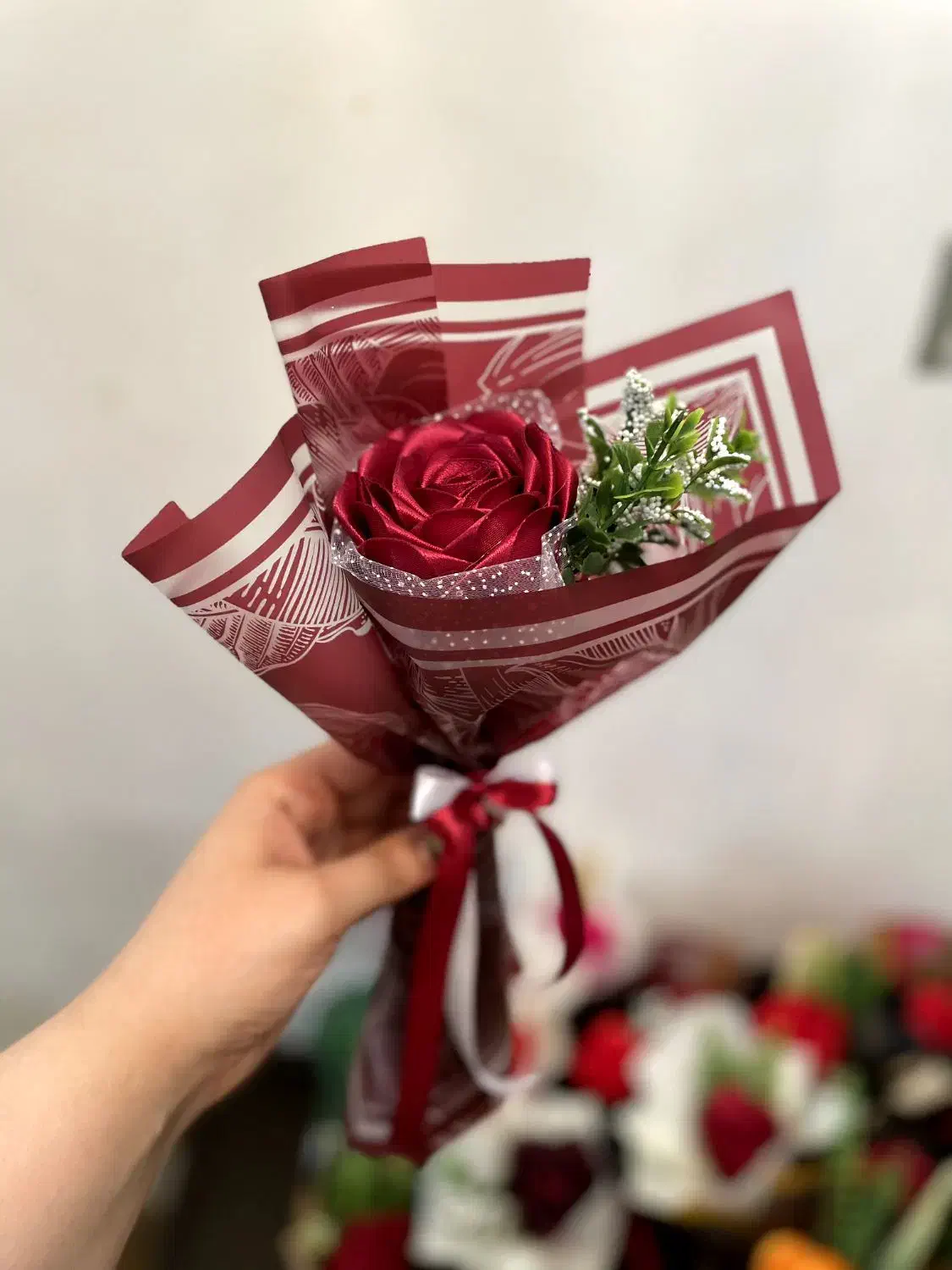 گل رز|گل مصنوعی|صومعه‌سرا, |دیوار