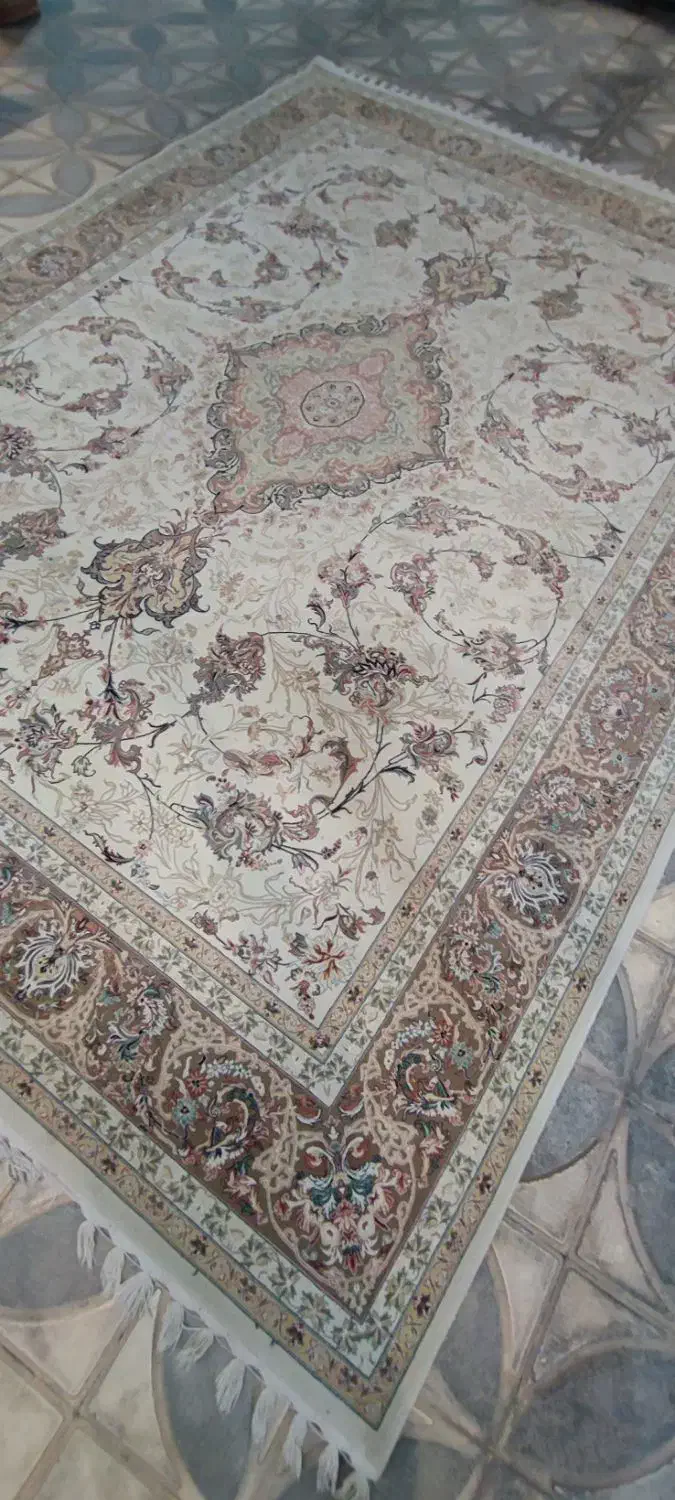 یک جفت فرش ۷۰۰ شانه در حد نو|فرش|شیراز, شهرک فرزانگان|دیوار