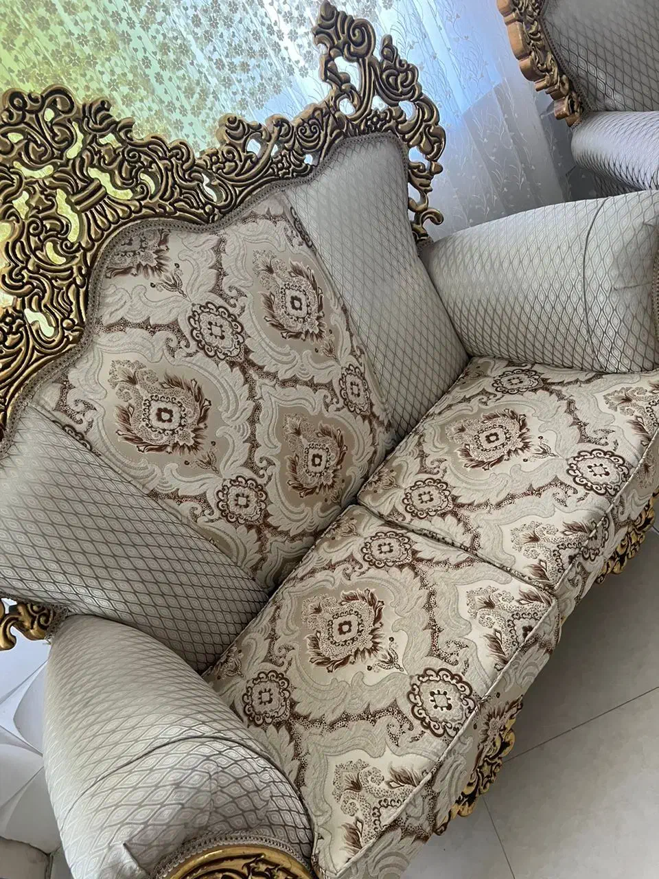 مبل ۷ نفره سلطنتی|مبلمان خانگی و میز عسلی|رشت, فلسطین|دیوار