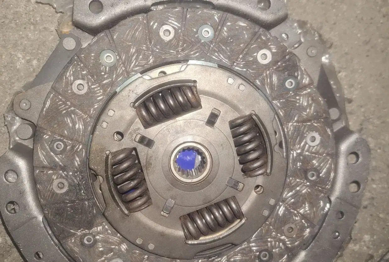 دیسک و صفحه  ۲۰۶ والئو|قطعات یدکی و لوازم جانبی|مشکین‌دشت, |دیوار