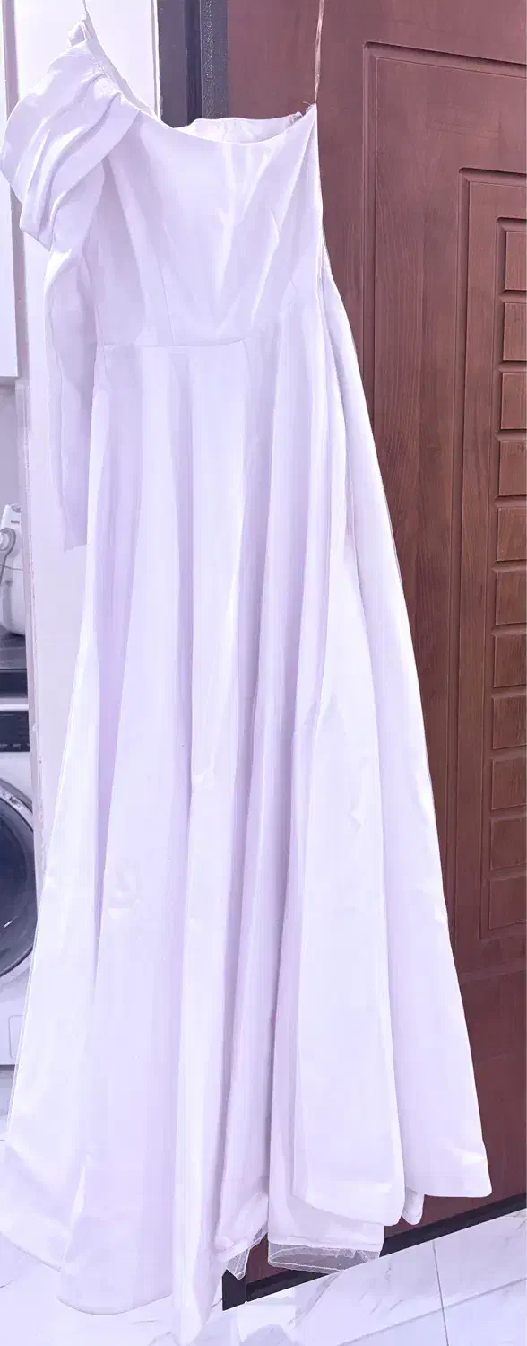 لباس عقد و نامزدی|لباس|اندیشه, اندیشه فاز ۳|دیوار