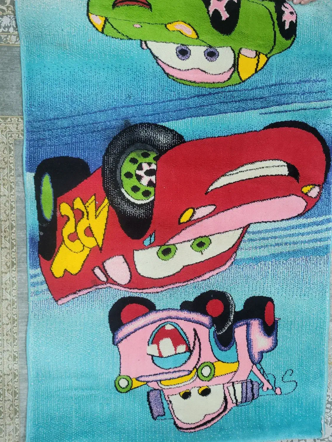 فرش اتاق بچه درحدنو|اسباب و اثاث بچه|سیرجان, |دیوار