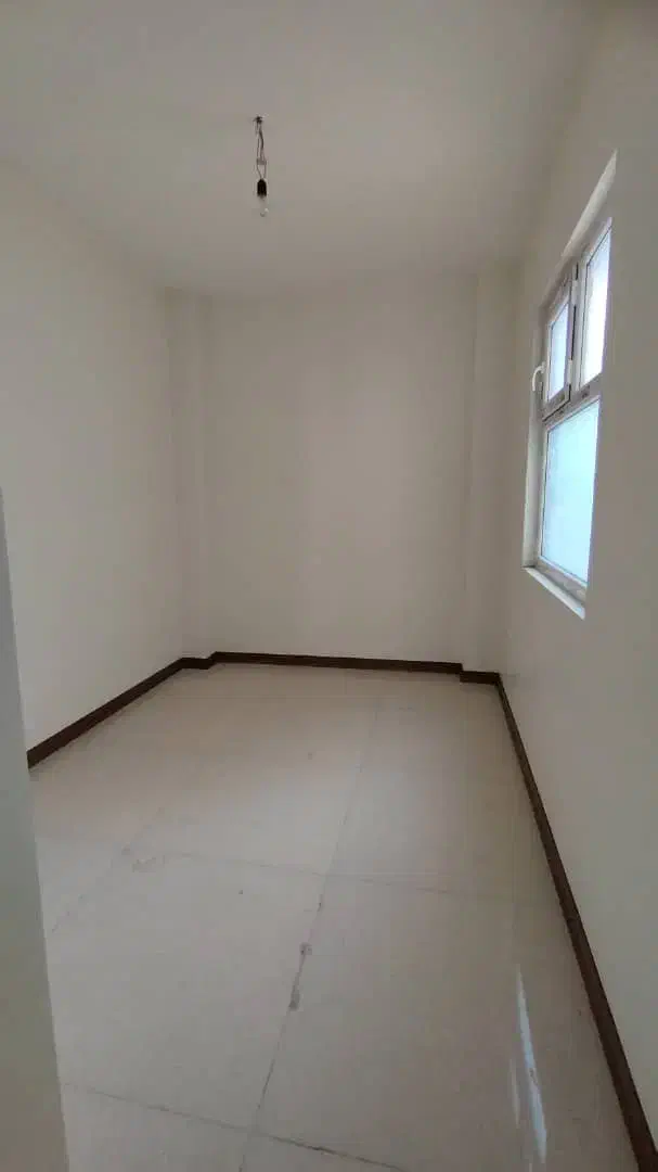 آپارتمان ۸۳ متری تک واحدی نوساز