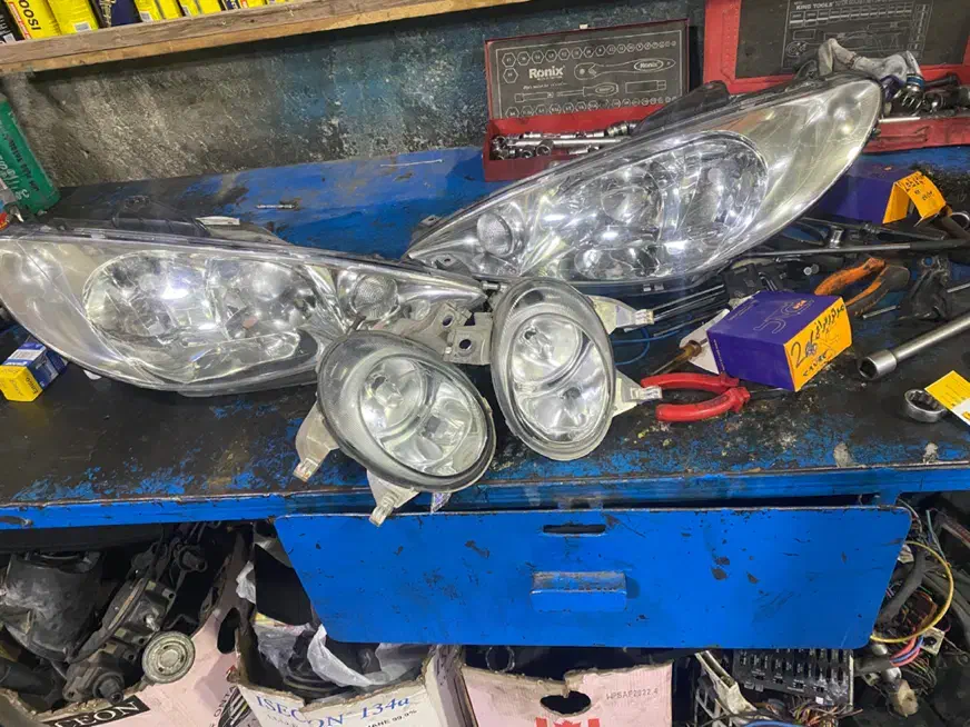 چراغ جلو ۲۰۶ با موتور|قطعات یدکی و لوازم جانبی|هشتگرد, شهرک بعثت|دیوار