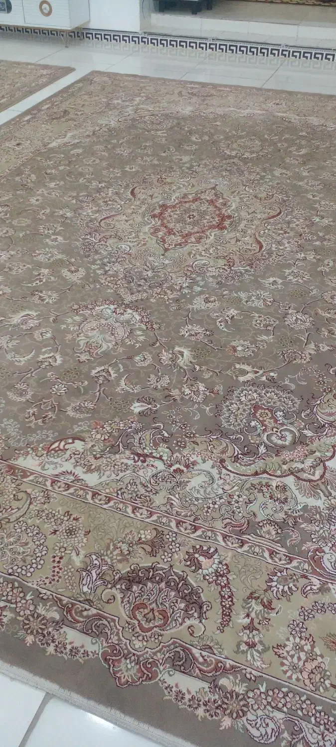 فرش شیش متری زمردمشهدکاملاسالم درحدنو|فرش|زرین دشت (همدان), |دیوار
