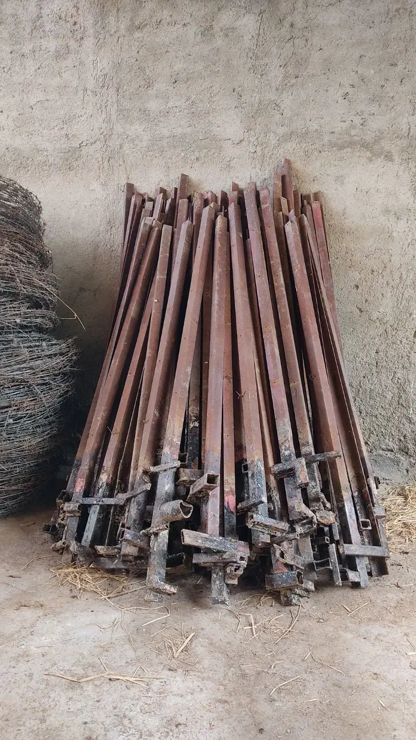 نبشی آهنی برای پایه فنس یا سیم خاردار|مصالح و تجهیزات ساختمان|آق قلا, |دیوار