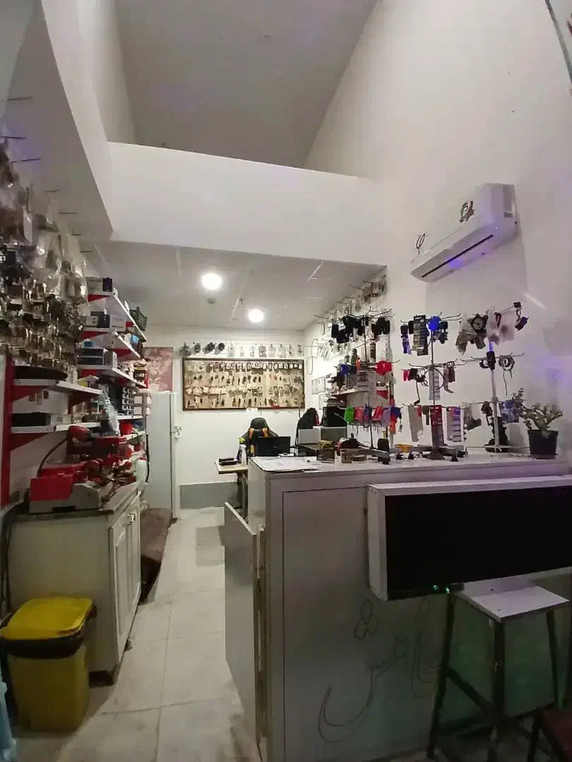 رهن و اجاره مغازه|اجارهٔ مغازه و غرفه|صدرا-فارس, فاز ۱|دیوار