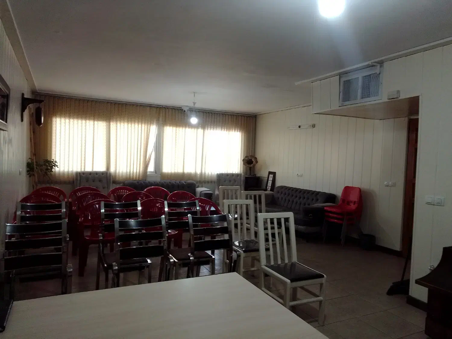 محیط آموزشی|اجارهٔ کوتاهمدت دفتر کار و فضای آموزشی|اصفهان, فرح آباد|دیوار