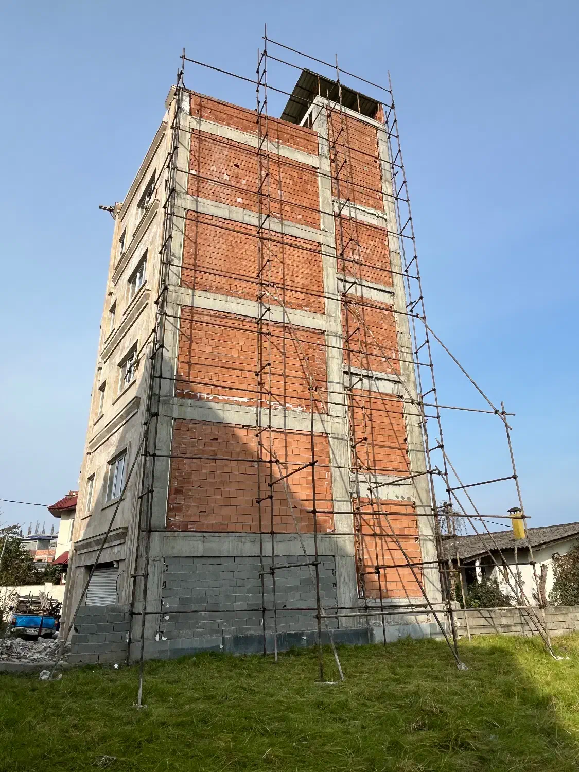 نصب داربست فلزی و کفراژ ، قیمت مناسب و ایمنی بالا|خدمات پیشه و مهارت|نوشهر, |دیوار