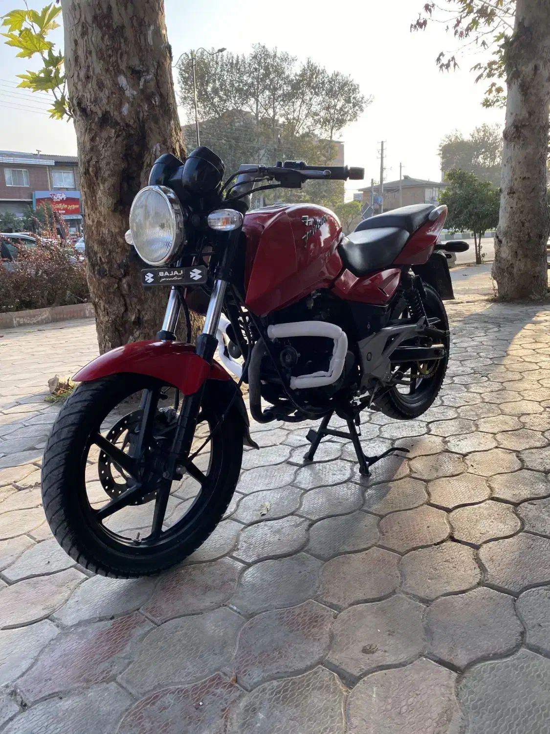 پالس ۱۸۰ مدل ۹۳|موتورسیکلت|جلین, |دیوار