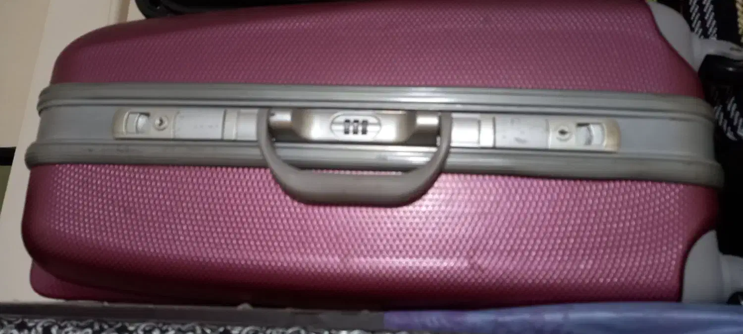 چمدان|کیف، کفش، کمربند|سوسنگرد, |دیوار