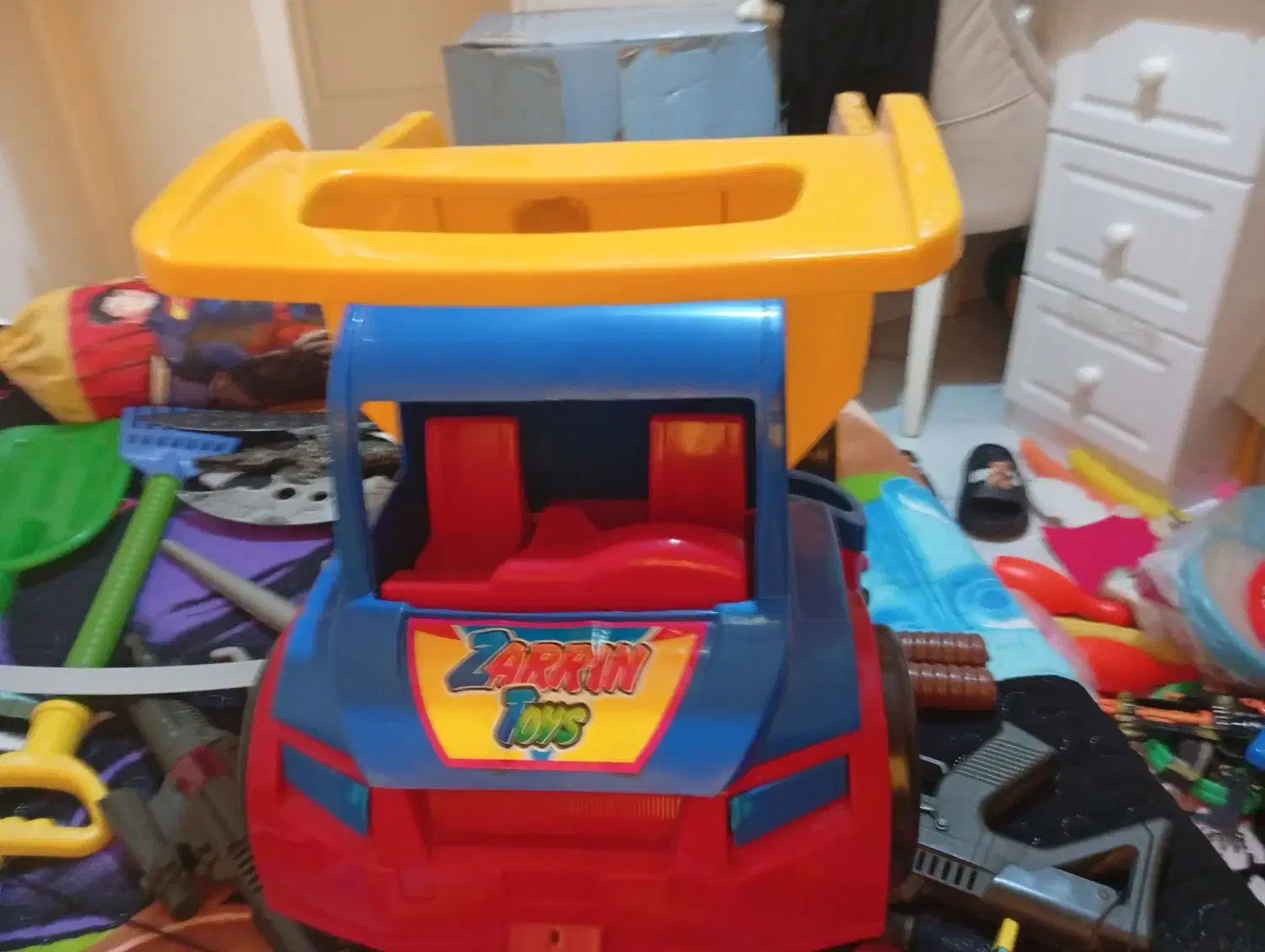 کامیون چهار چرخ|اسباب‌‌بازی|بابل, |دیوار