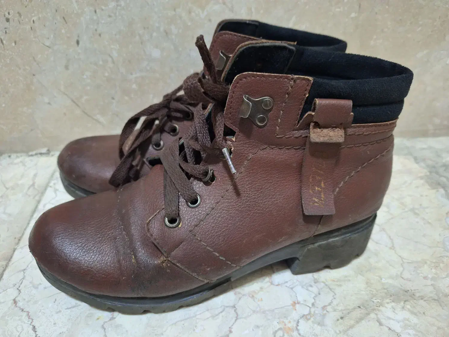 دو عدد کفش زمستانی سایز ۳۶ و ۳۹|کیف، کفش، کمربند|مشهد, امام رضا (ع)|دیوار