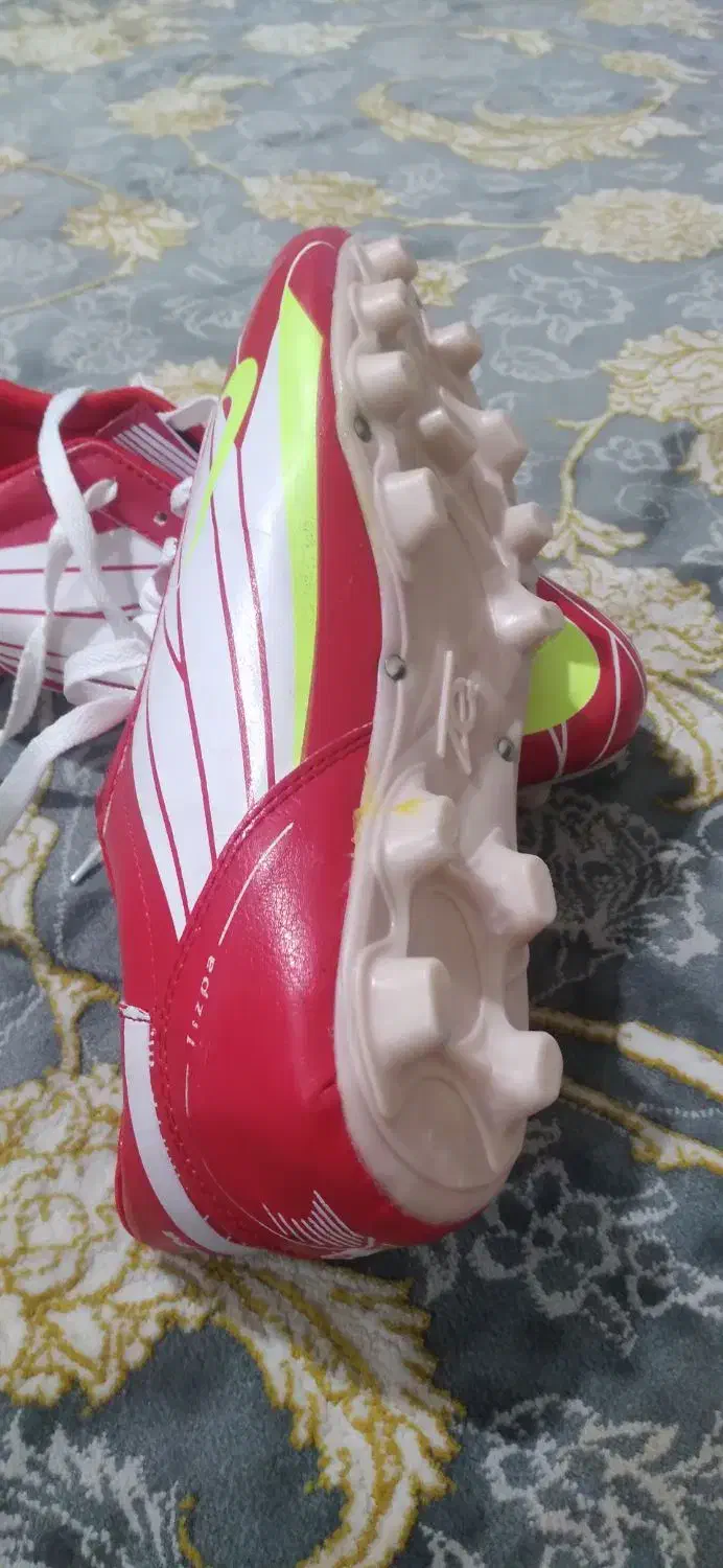 کفش فوتبال چمن|ورزش‌های توپی|سمنان, |دیوار