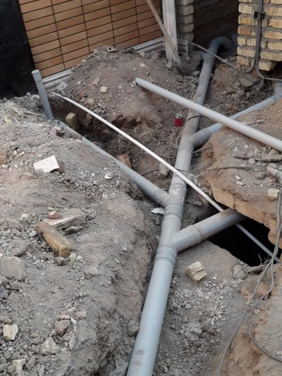 انشعاب گیری فاضلاب شهری|خدمات پیشه و مهارت|شیراز, انجیر|دیوار