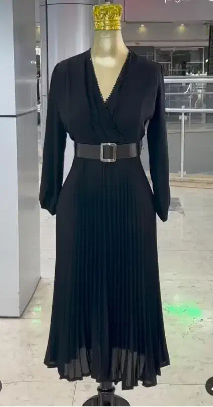 پیراهن مجلسی|لباس|شاهین‌شهر, طالقانی|دیوار