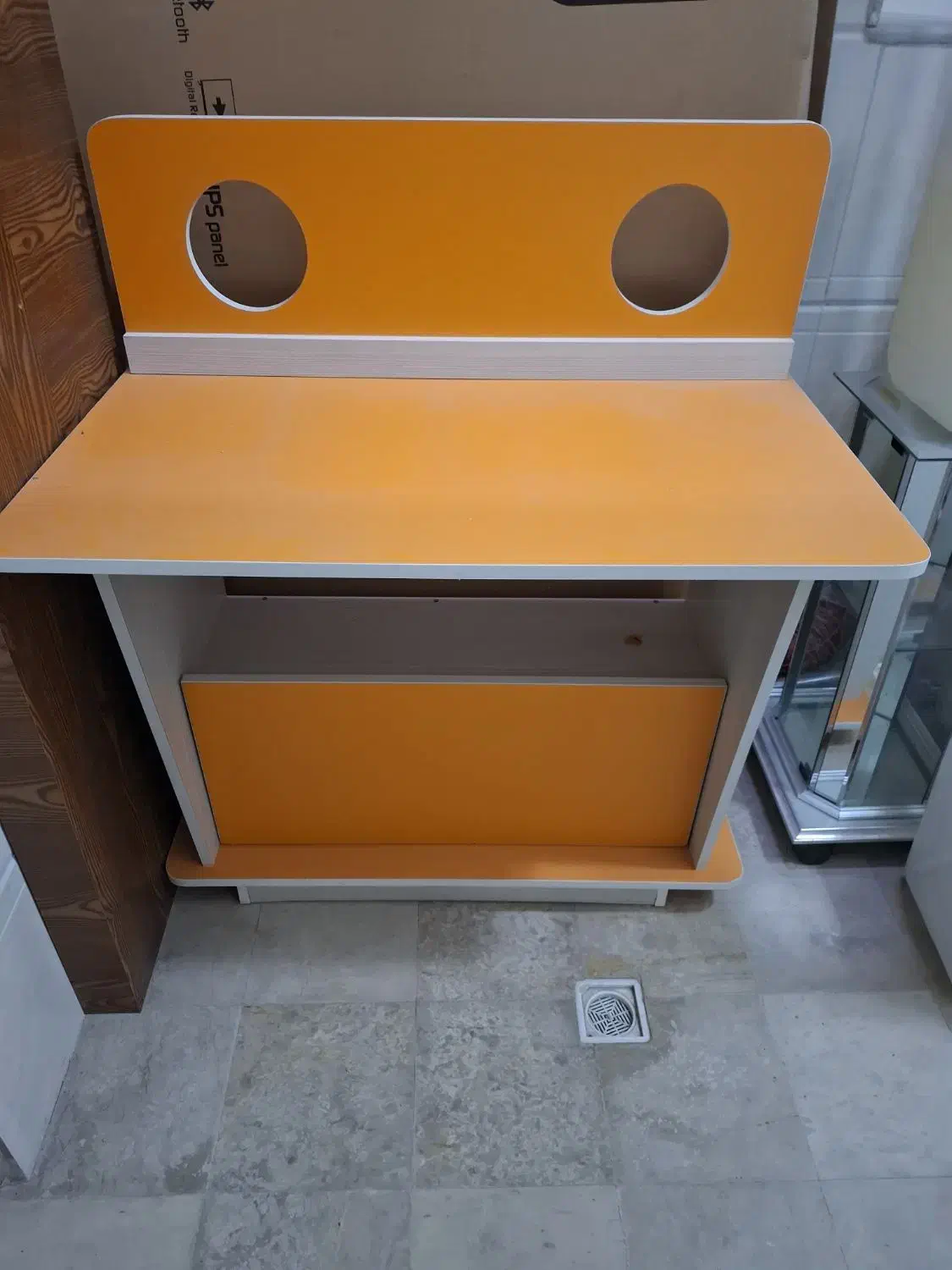 میز تحریر|میز تحریر و کامپیوتر|قم, باغ کرباسی|دیوار