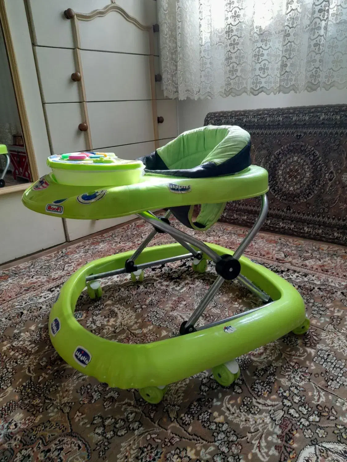 یک گهواره و کمک مادر|تخت و صندلی بچه|سقز, |دیوار