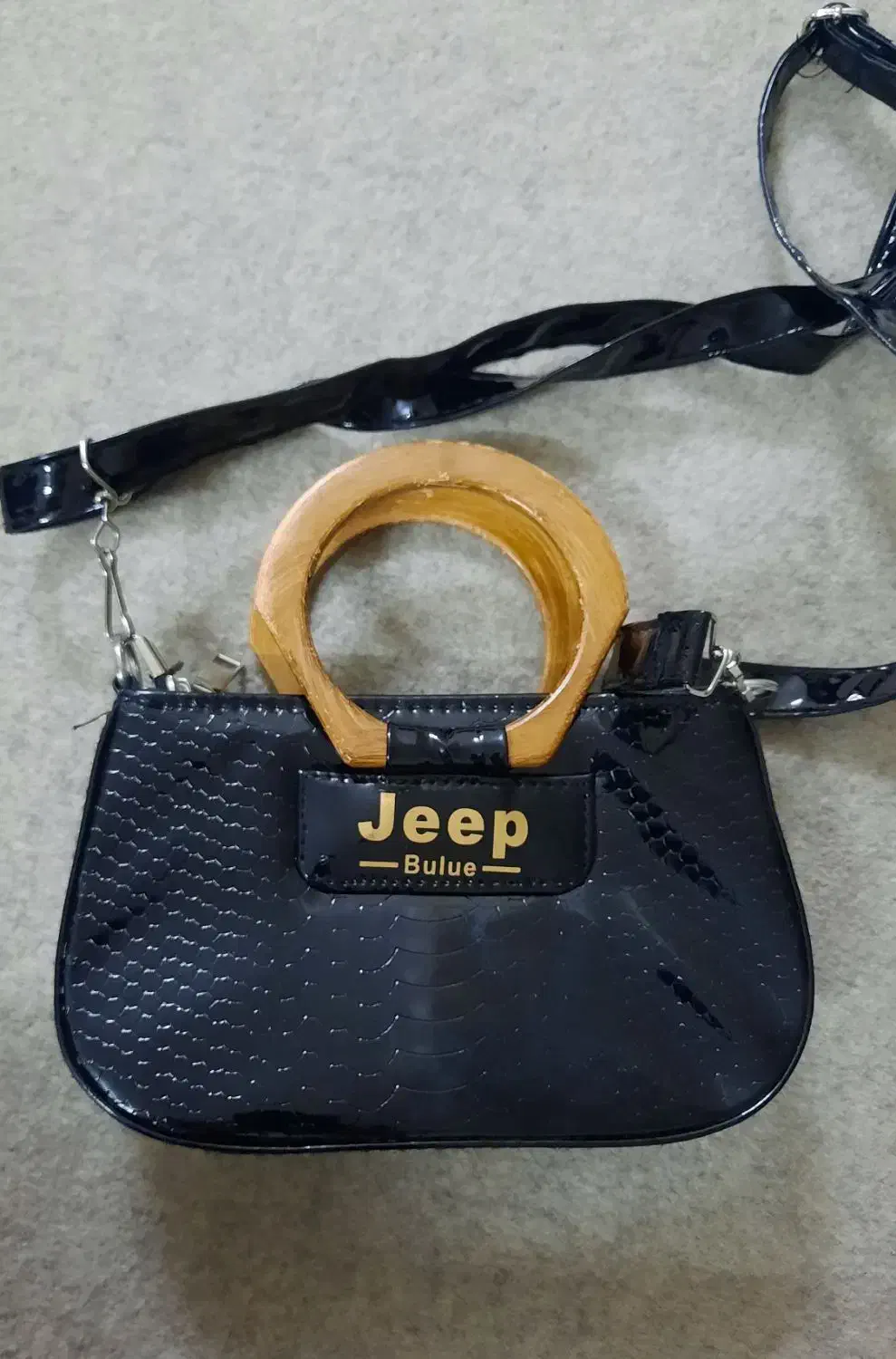 کیف ورنی دسته چوبی|کیف، کفش، کمربند|قم, زاویه|دیوار