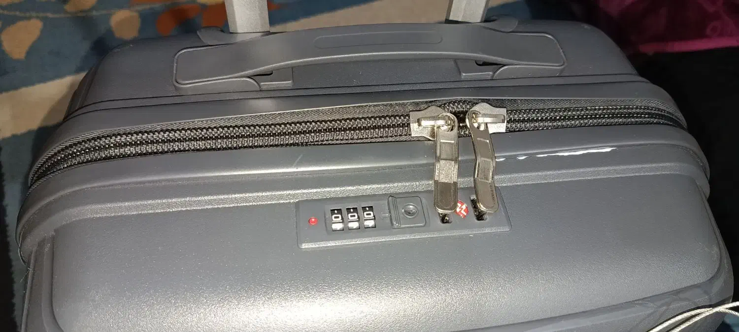 چمدون|کیف، کفش، کمربند|دهدشت, |دیوار